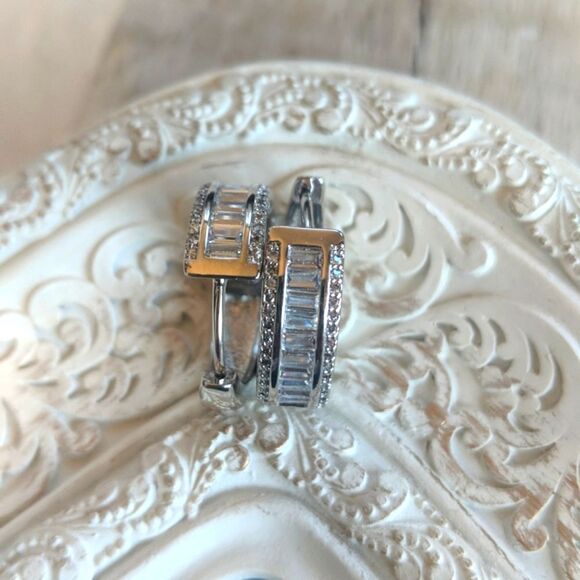 CZ BAGUETTE  Huggie Clip Earrings - Picture 4 of 10